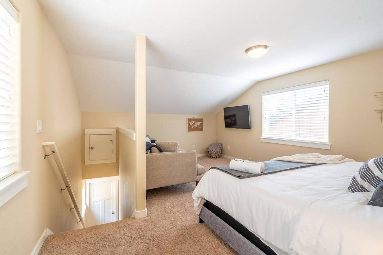 Modern Home, Four Bedrooms, King Beds Tigard Esterno foto