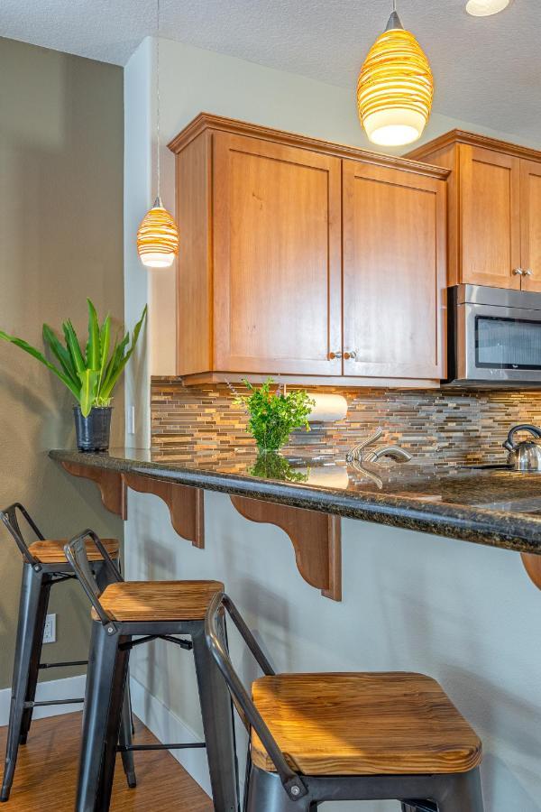 Modern Home, Four Bedrooms, King Beds Tigard Esterno foto