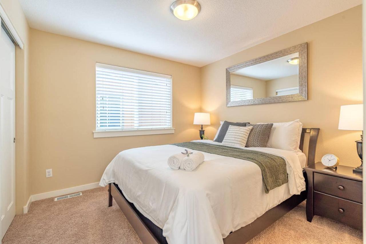Modern Home, Four Bedrooms, King Beds Tigard Esterno foto
