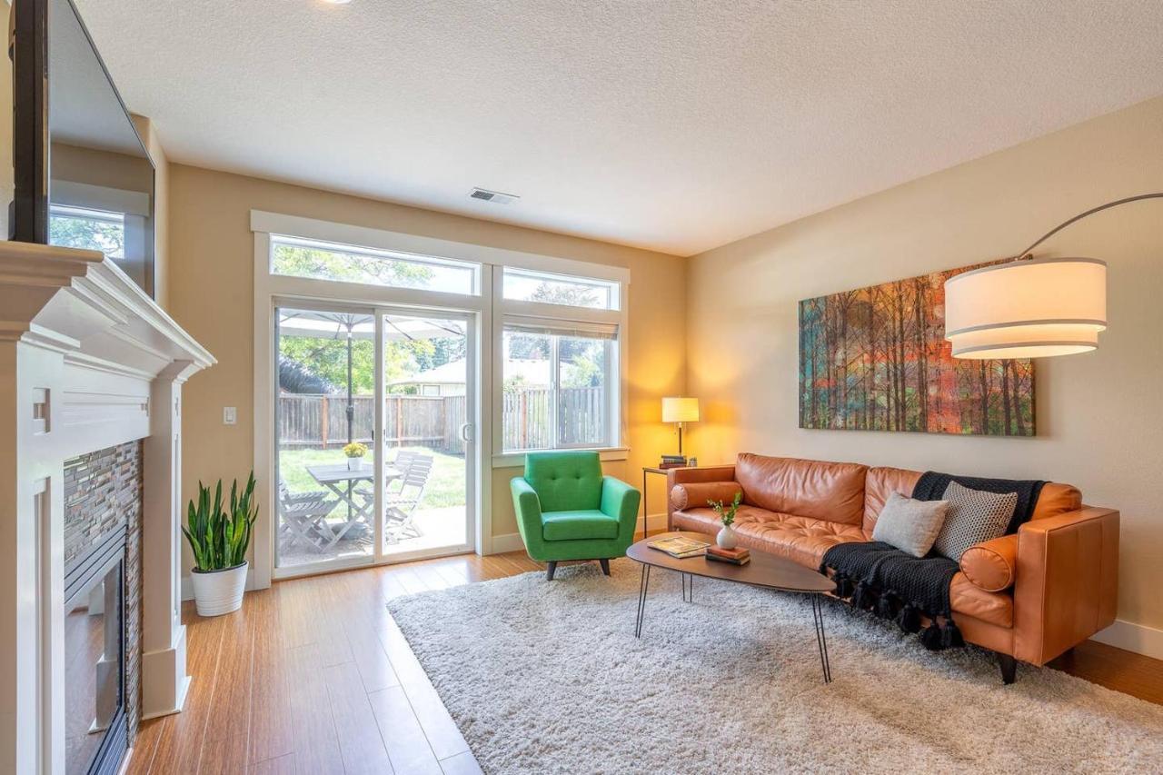Modern Home, Four Bedrooms, King Beds Tigard Esterno foto